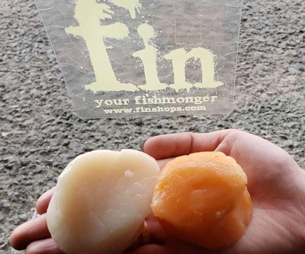 Every once in a while we bring in U8 scallops - that means there are 8 to a pound. And, they are just gaw-jus!